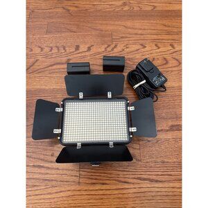 ProMaster LED504B Bi-Color LED Light Shoe Mount Light w/ Batteries - READ